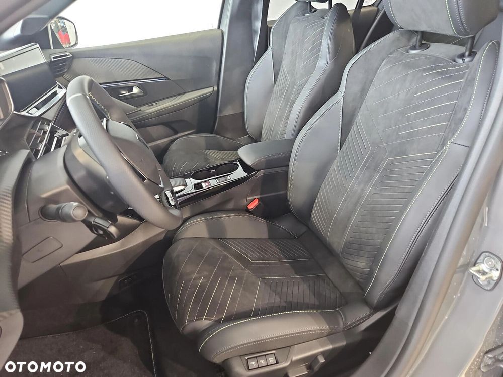 Peugeot 208 1.2 mHEV GT - 11