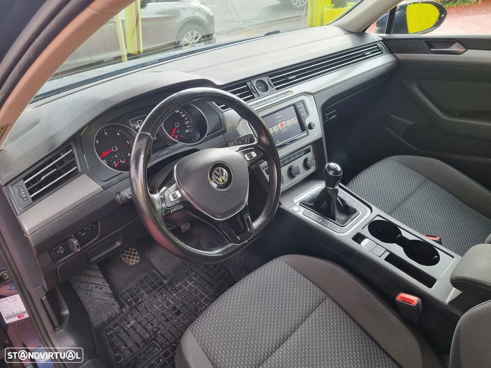 VW Passat Variant 1.6 TDI BlueMotion - 22