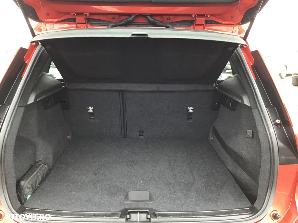 Volvo XC 40 T3 Geartronic Momentum - 23