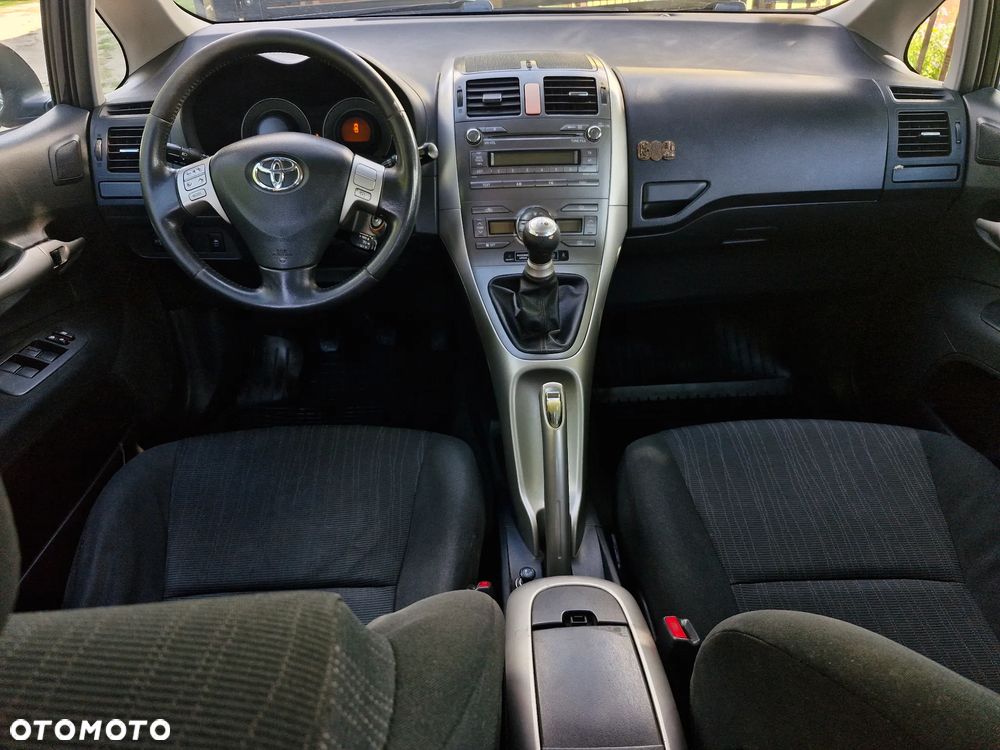 Toyota Auris 1.6 VVT-i Executive - 12