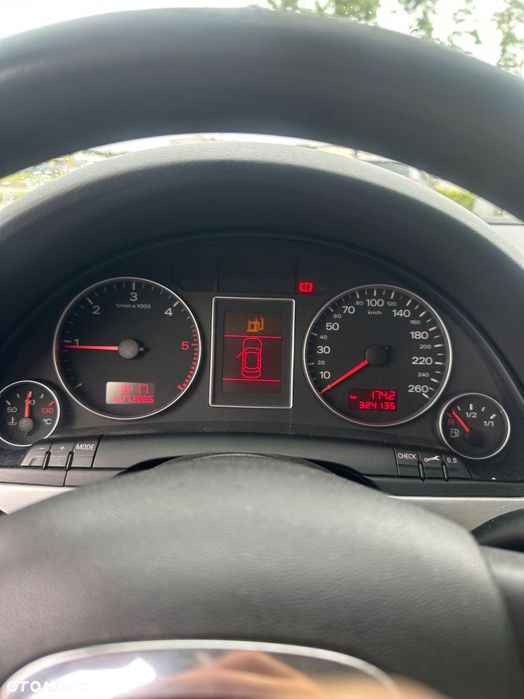 Audi A4 Avant 2.0 TDI - 6