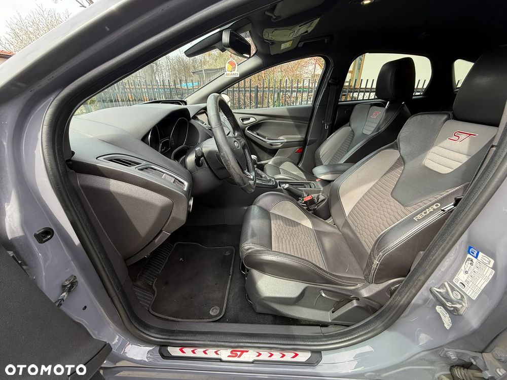 Ford Focus 2.0 TDCi ST - 11