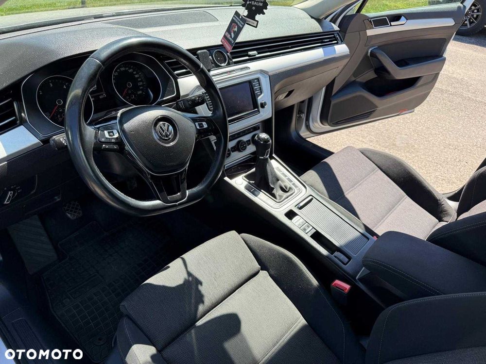Volkswagen Passat - 5