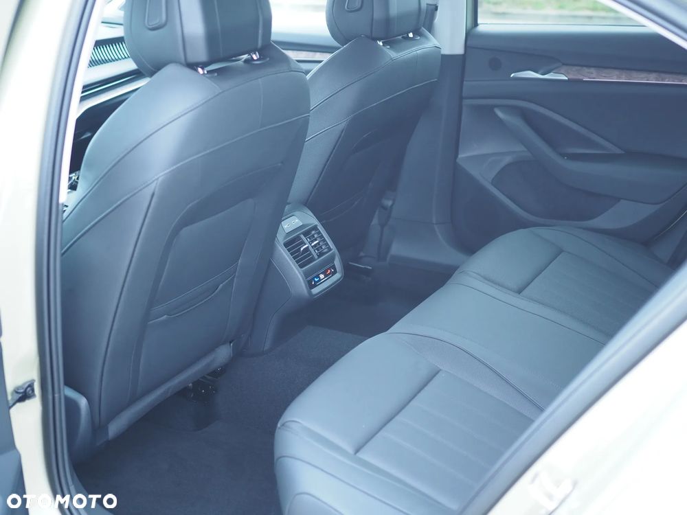 Skoda Superb 2.0 TDI SCR 4x4 L&K DSG - 11