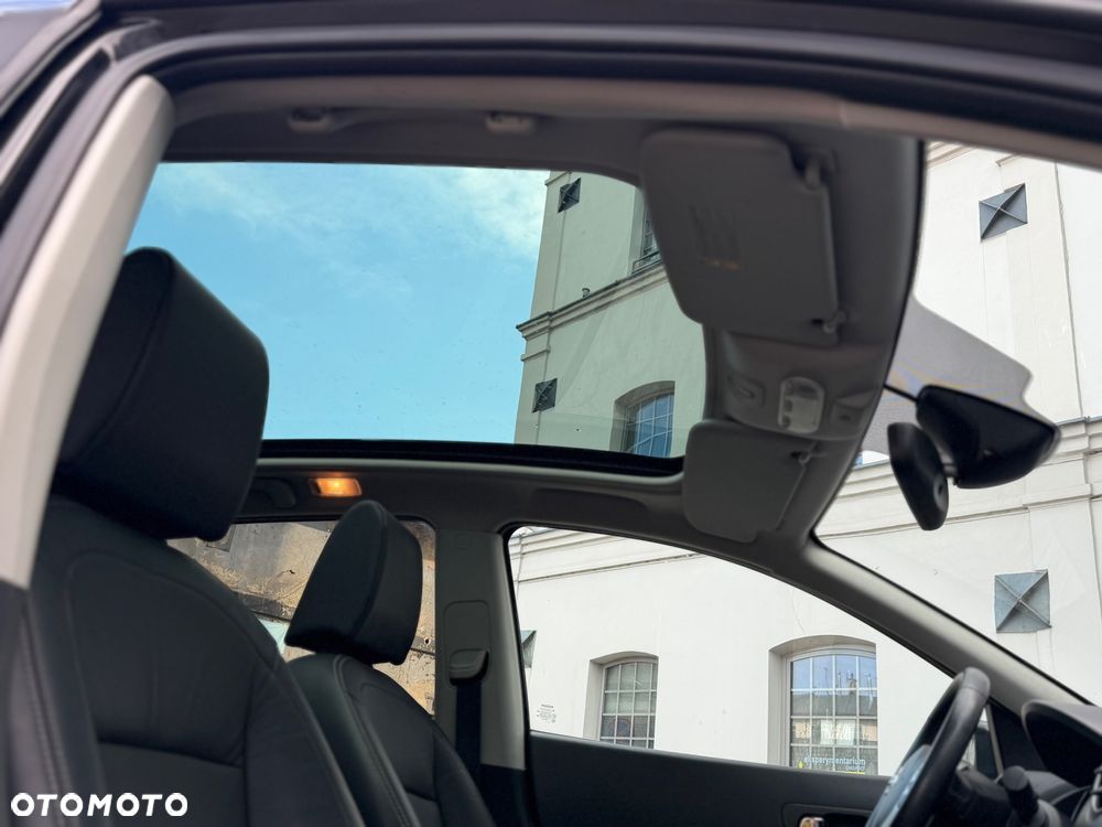 Nissan Qashqai 2.0 dCi DPF tekna - 24