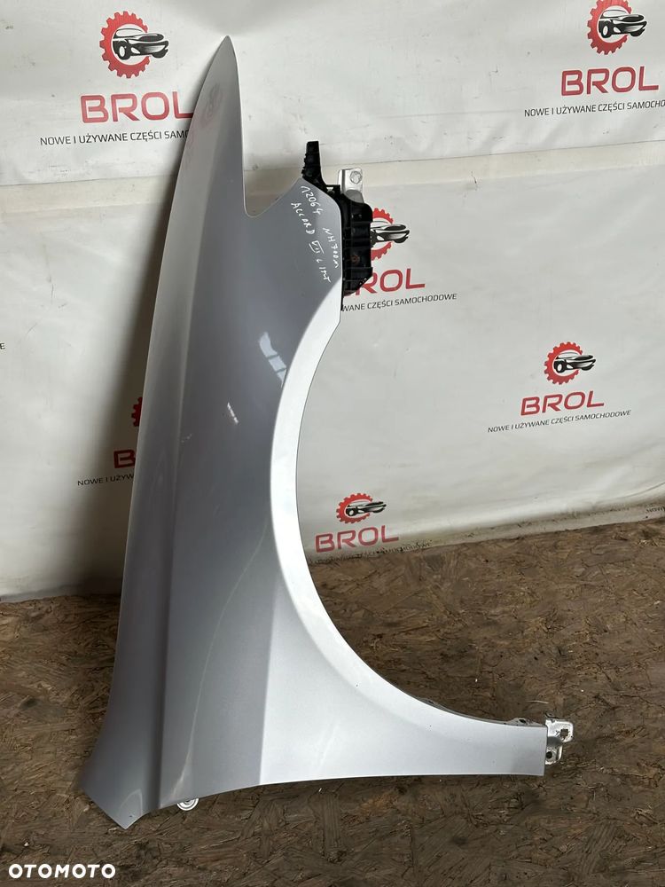 BŁOTNIK PRZEDNI PRAWY HONDA ACCORD VII LIFT NH700M - 1