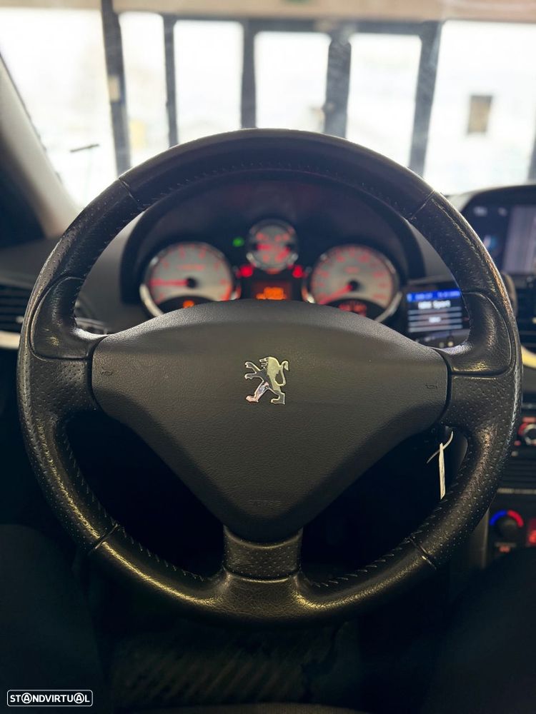 Peugeot 207 - 11