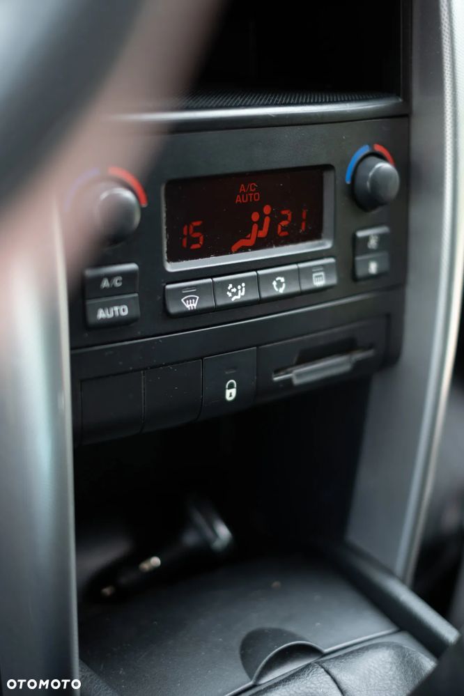 Peugeot 207 1.4 16V Trendy - 4