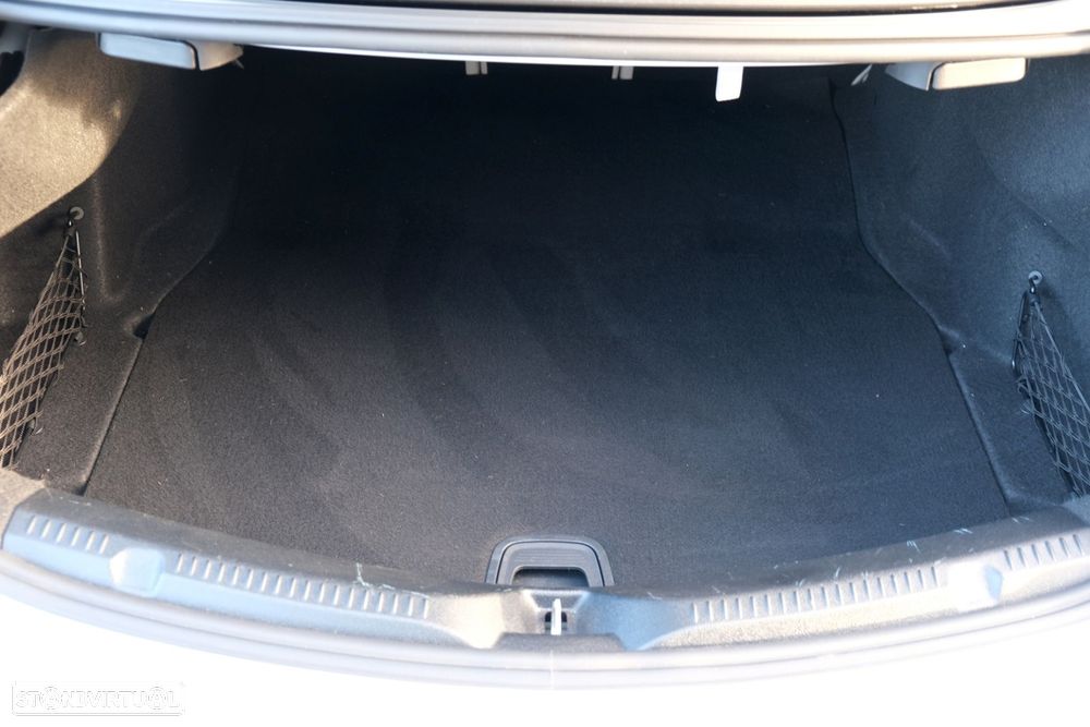 Mercedes-Benz E 220 d AMG Line - 52