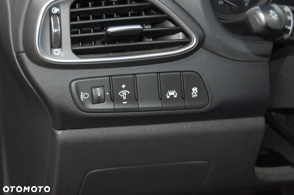 Hyundai i30 1.4 Passion Plus - 18