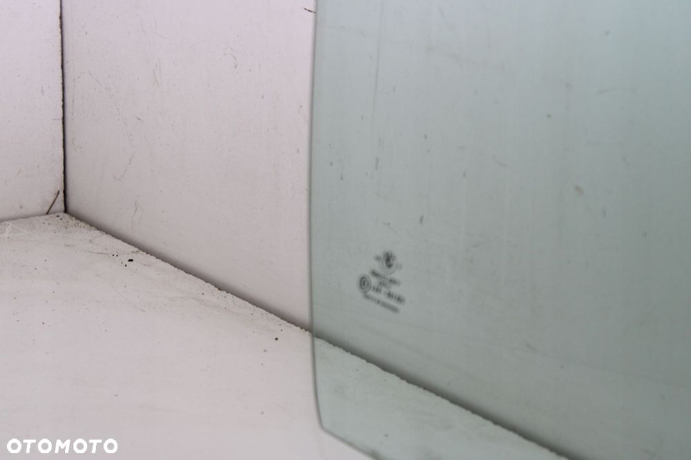 BMW E32 SZYBA DRZWI PRAWY PRZÓD PRAWA PRZEDNIA - 2