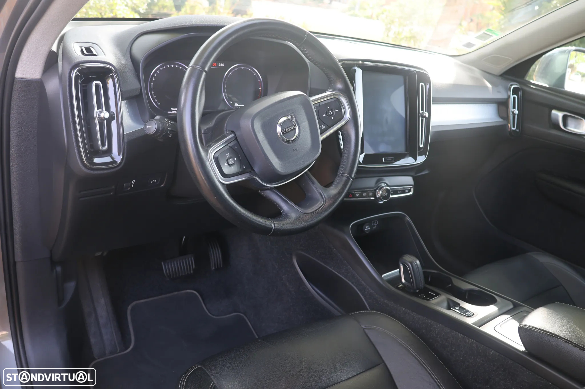 Volvo XC 40 2.0 D3 Momentum Geartronic - 17