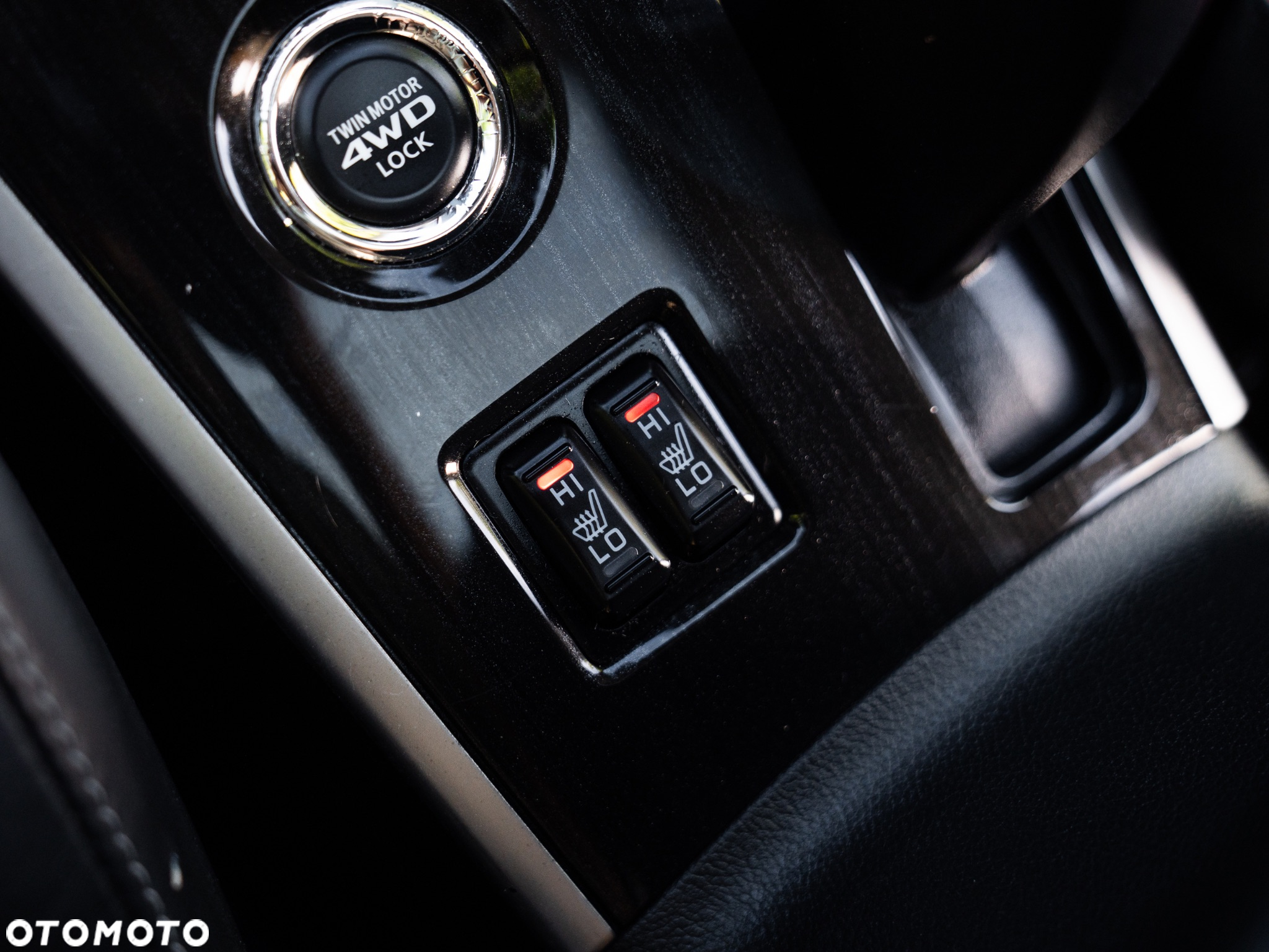 Mitsubishi Outlander 2.0 4WD Plug-In Hybrid Plus - 34