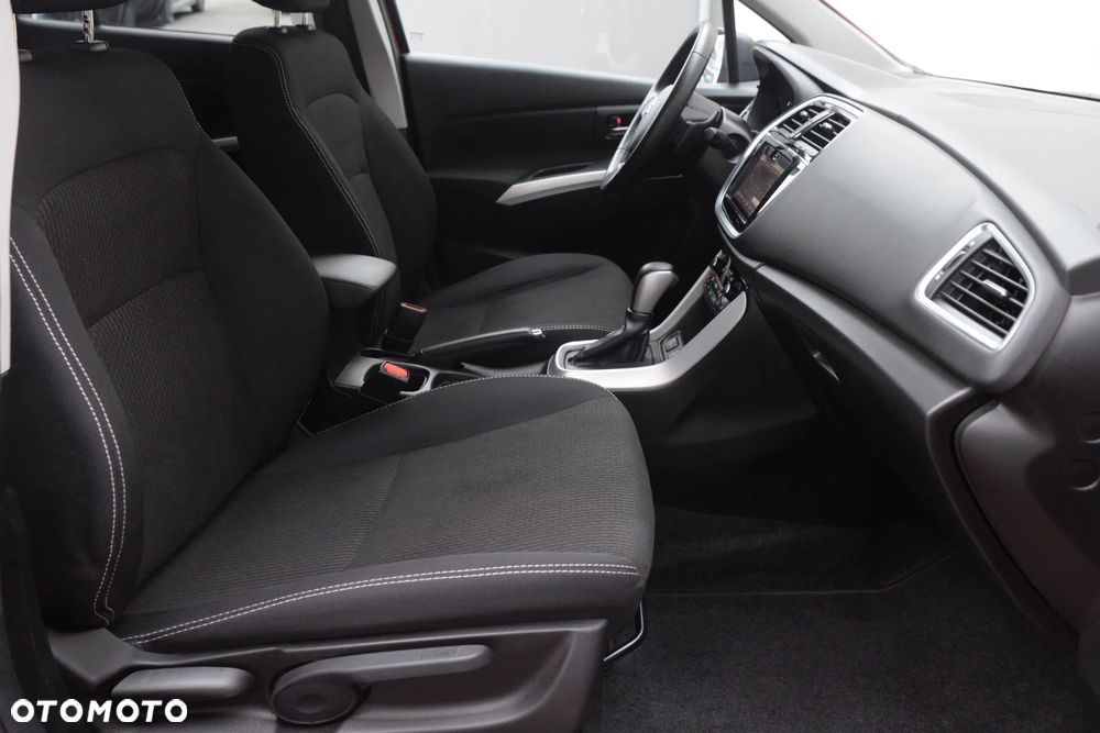 Suzuki SX4 S-Cross 1.4 T Elegance Sun 4WD - 35