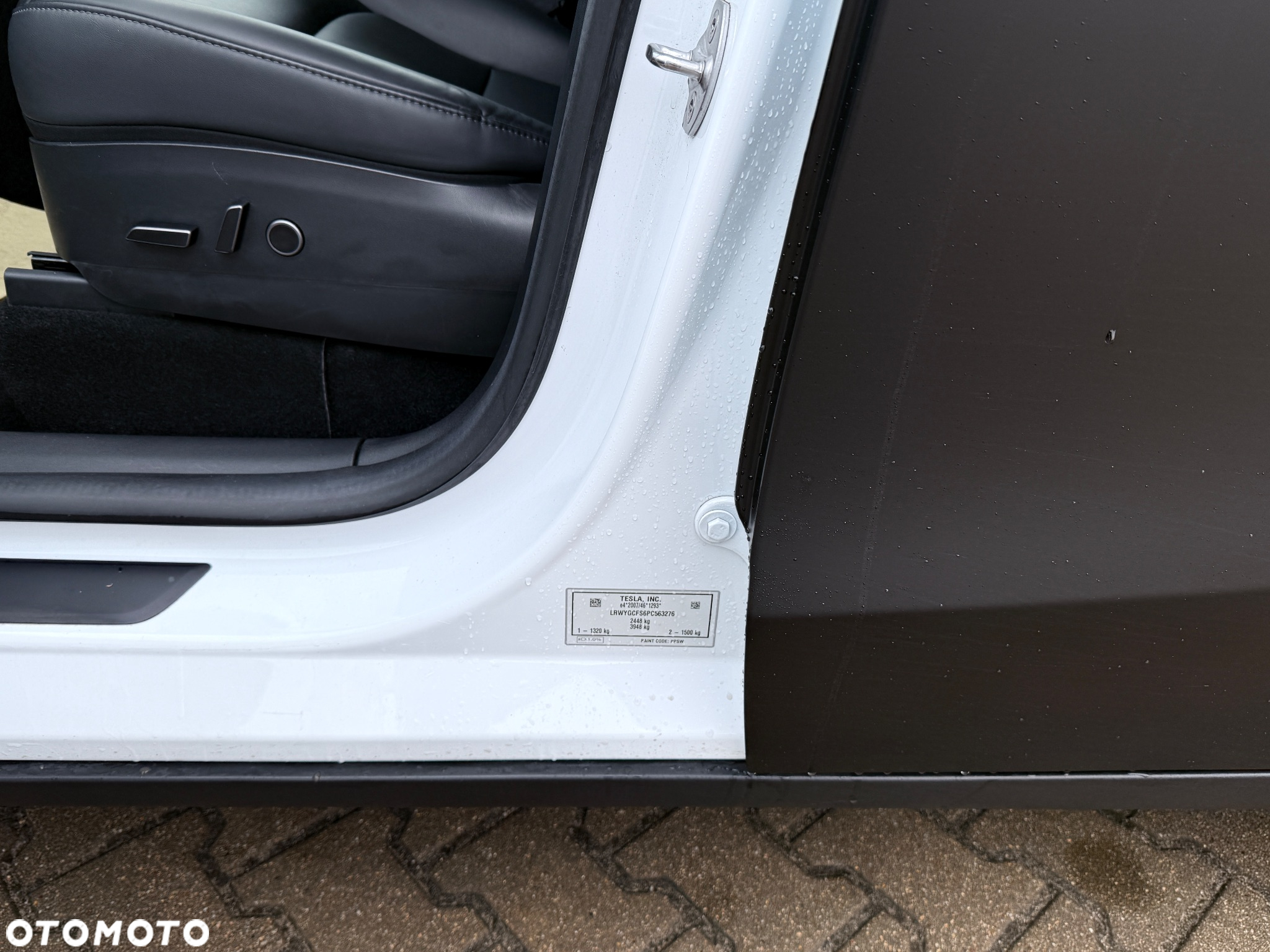 Tesla Y Long Range RWD - 11