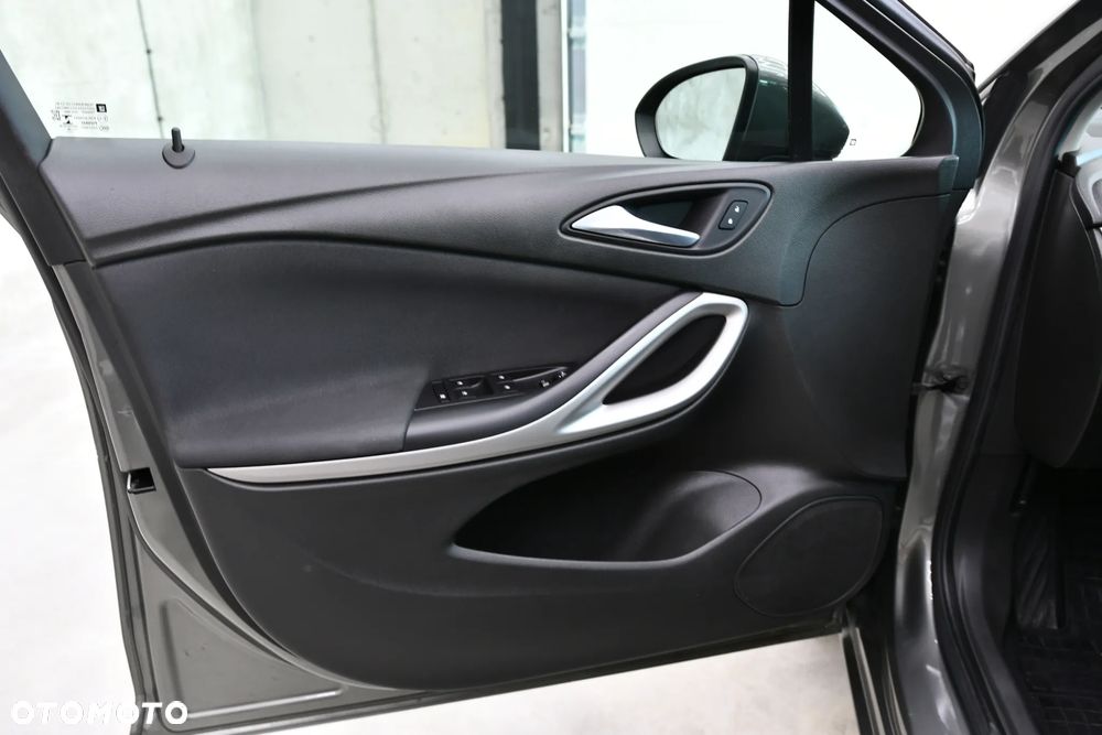 Opel Astra 1.2 T Edition S&S - 12