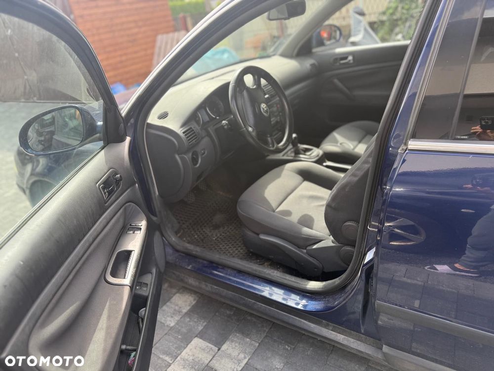Volkswagen Passat - 4