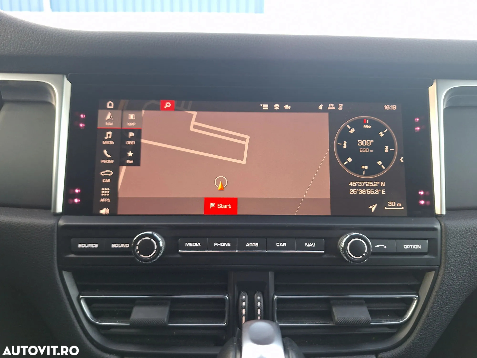 Porsche Macan - 15