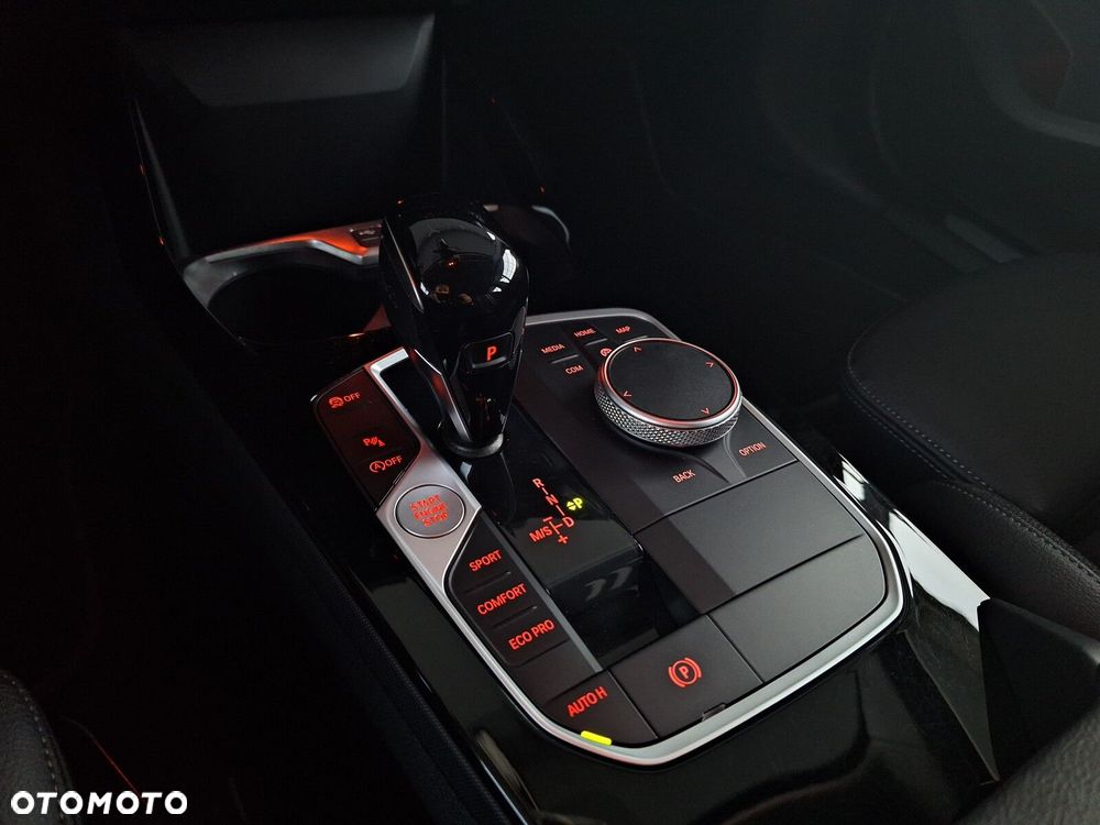 BMW Seria 1 118i Sport Line - 26