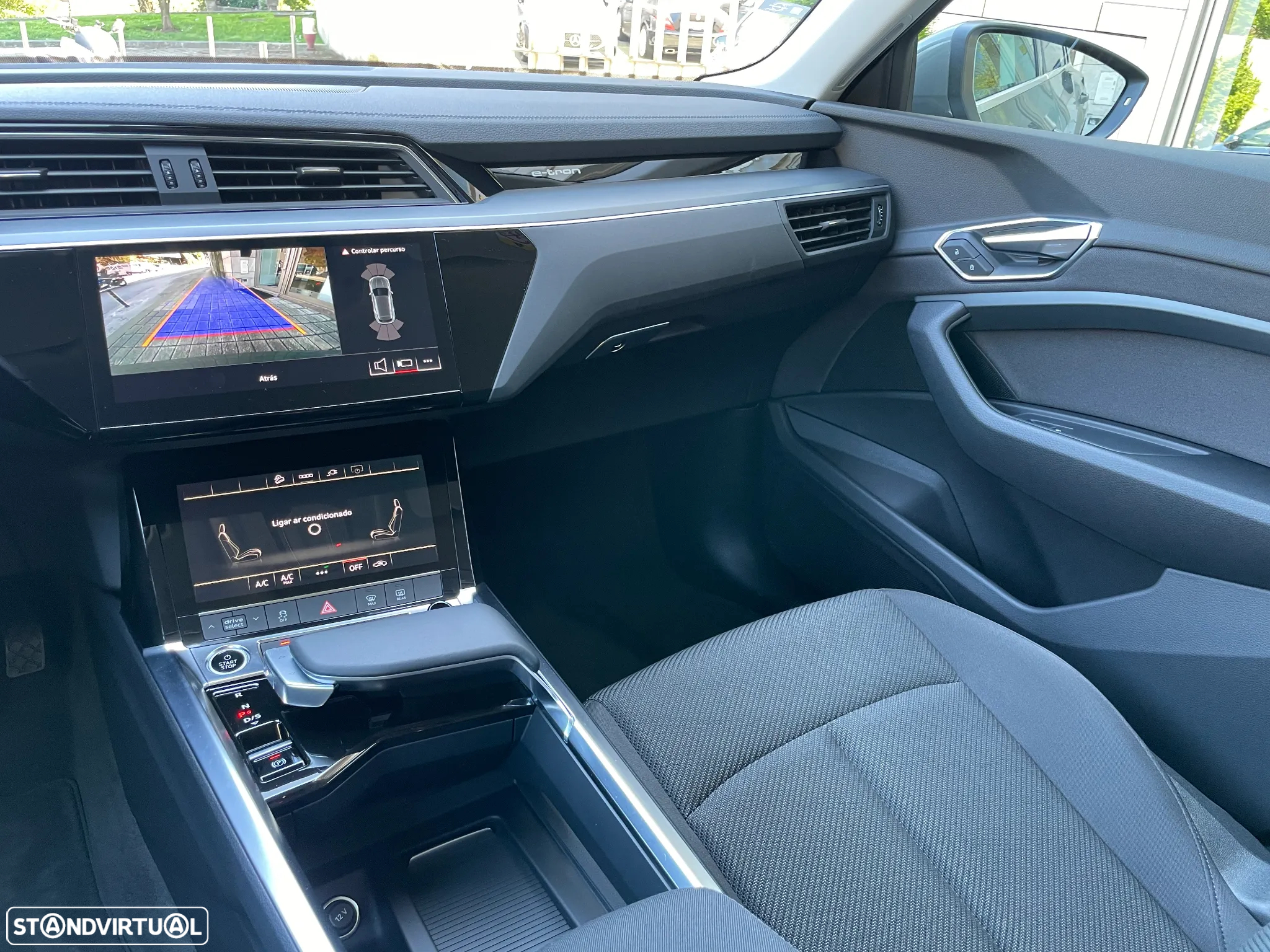 Audi Q8 e-Tron 55 quattro Advanced - 33
