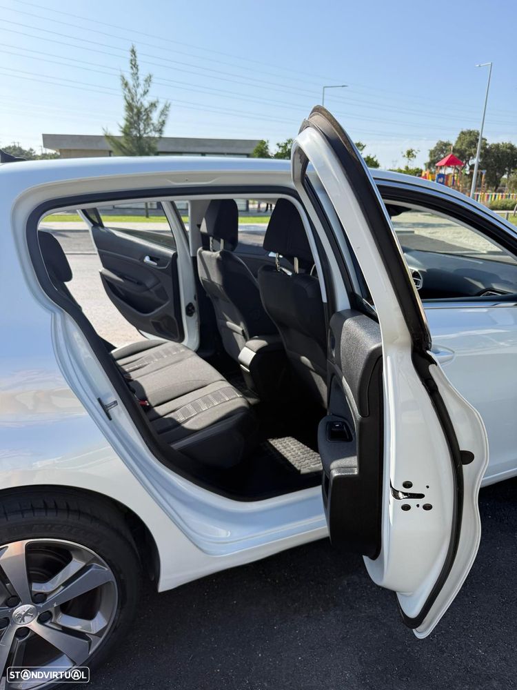 Peugeot 308 1.6 BlueHDi Active - 11