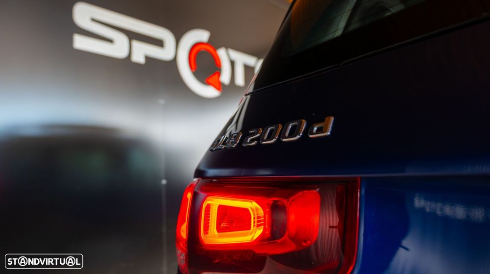 Mercedes-Benz GLB 200 d AMG Line - 34