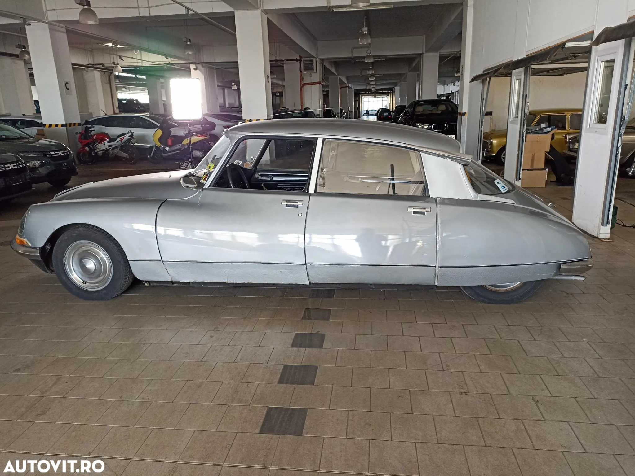 Citroën DS - 8