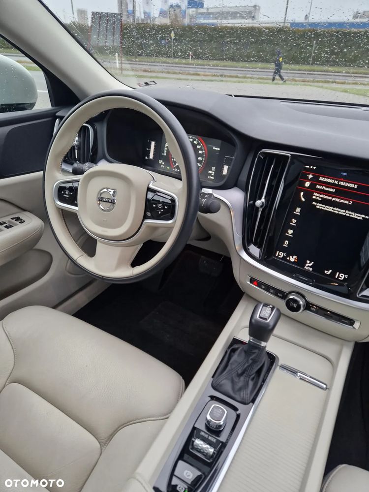 Volvo S60 T5 Momentum Pro - 8