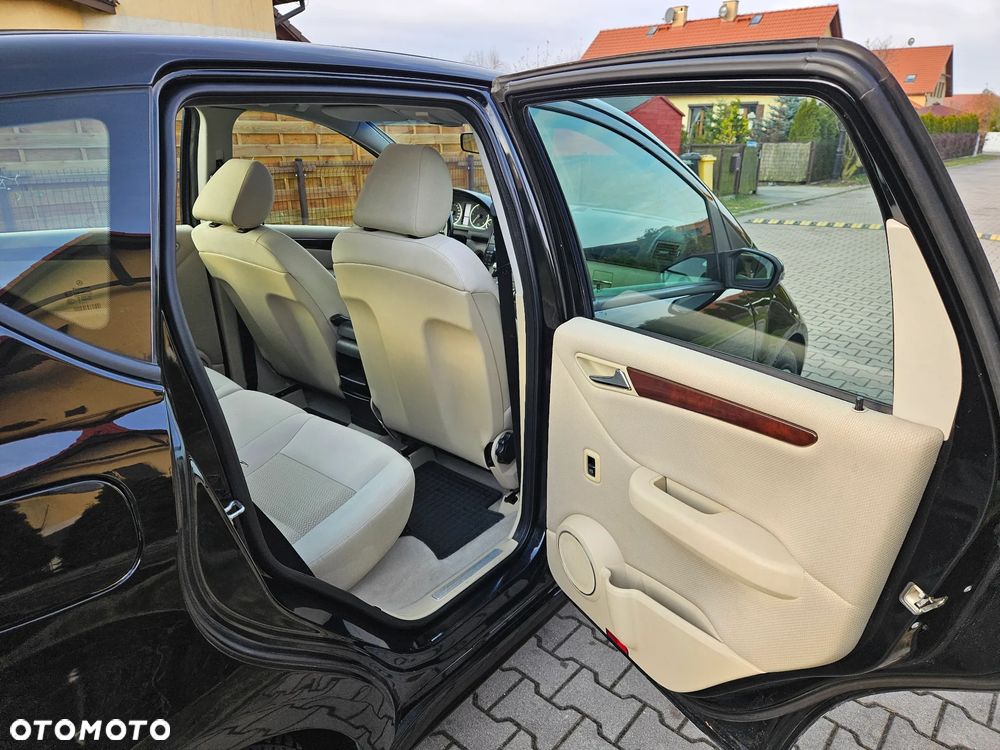 Mercedes-Benz Klasa A 180 CDI Avantgarde Edition 10 - 23