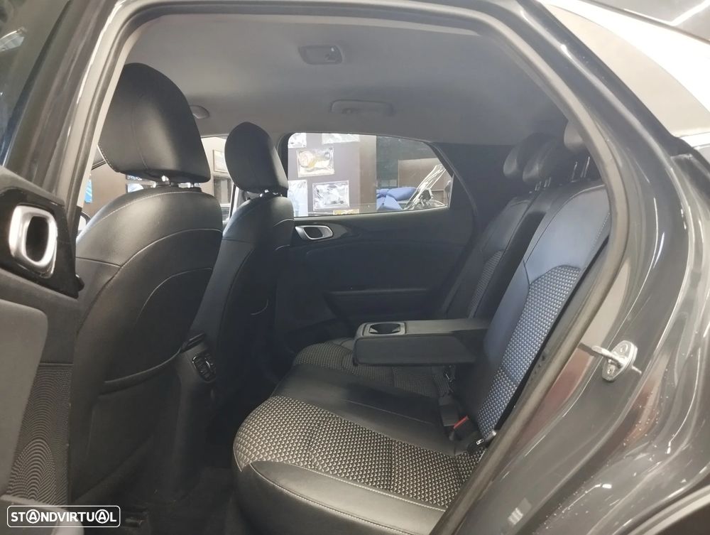 Kia XCeed 1.6 GDi PHEV Tech - 17