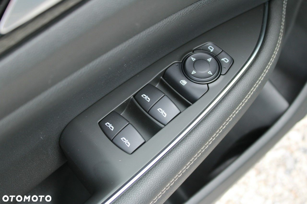 Opel Insignia - 16