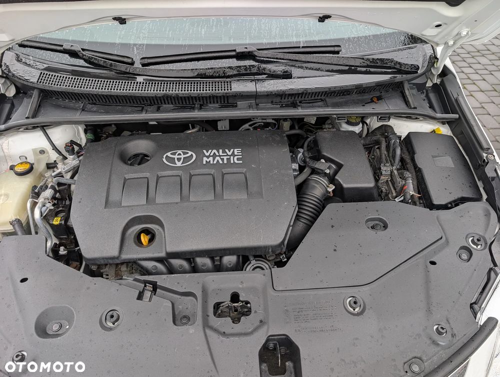Toyota Avensis - 13