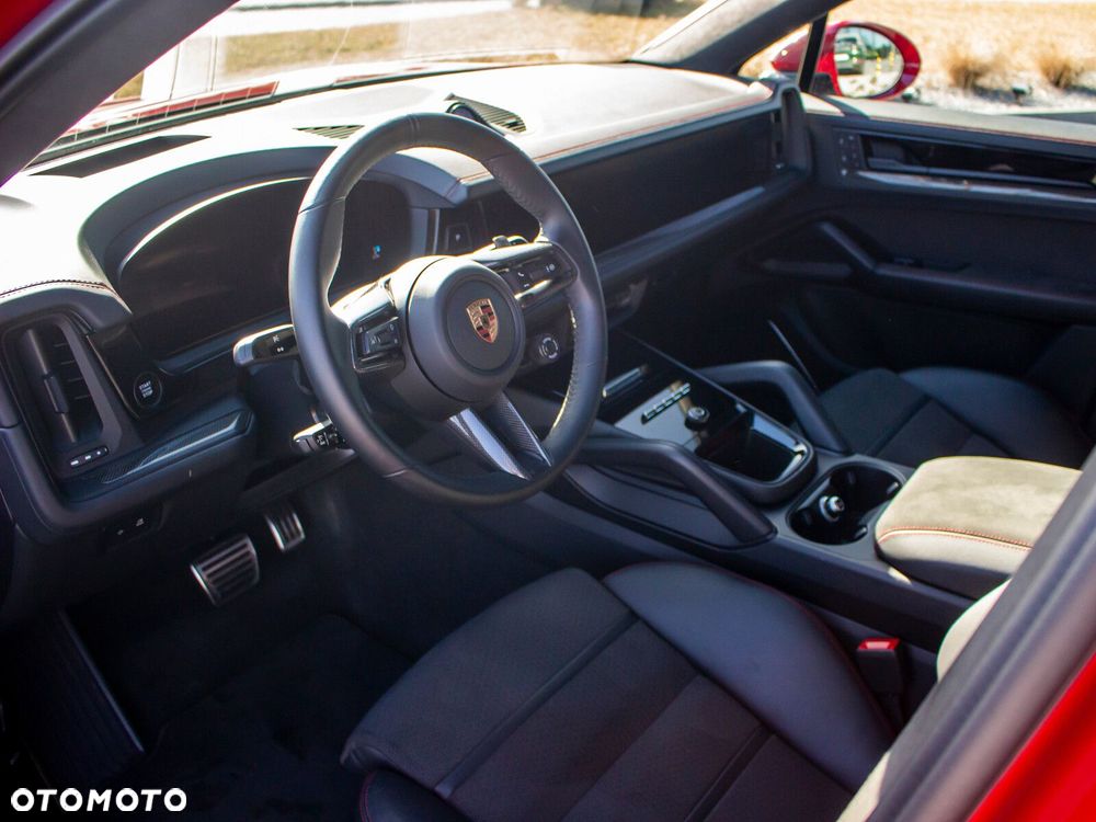 Porsche Cayenne GTS - 10