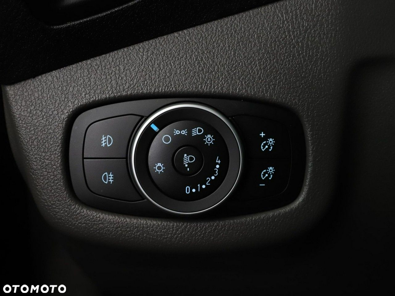 Ford Tourneo Connect Grand - 30