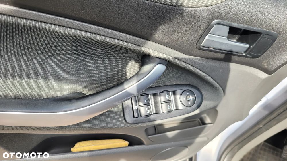 Ford Kuga 2.0 TDCi 2x4 Trend - 11