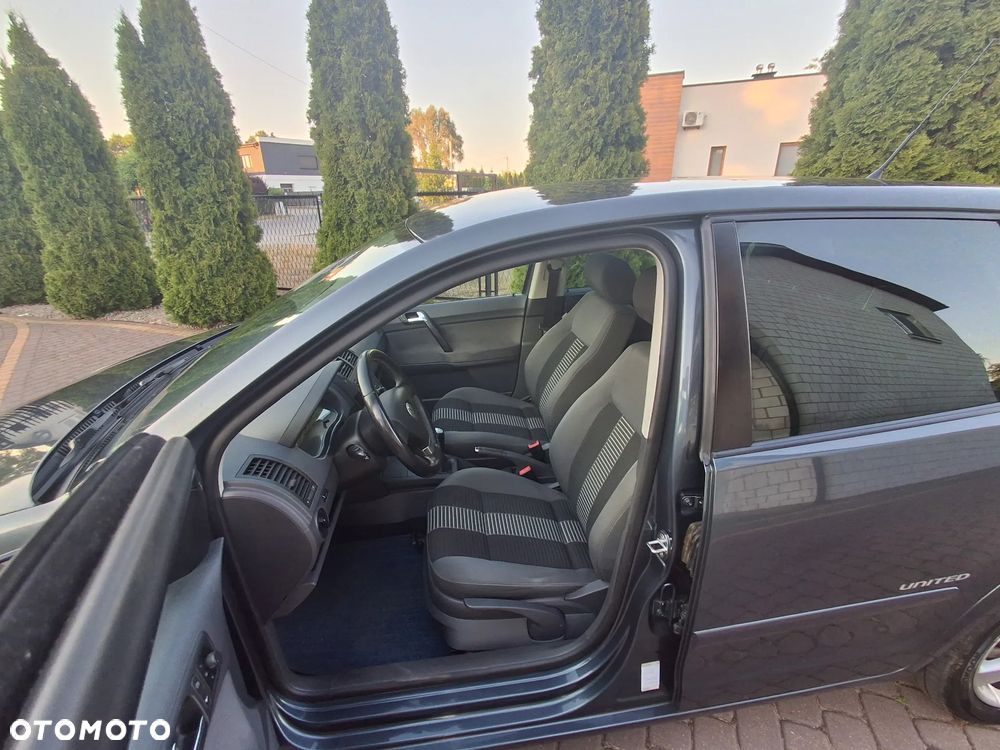 Volkswagen Polo 1.4 16V Highline - 8