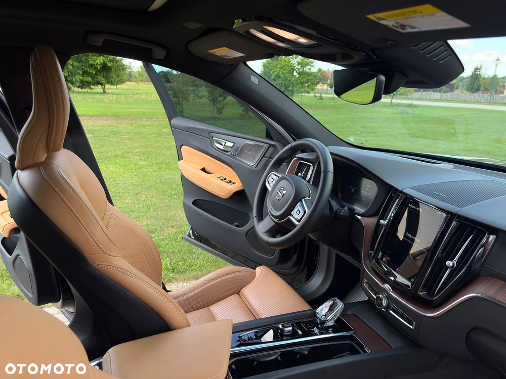 Volvo XC 60 B5 B AWD Ultimate Dark - 31