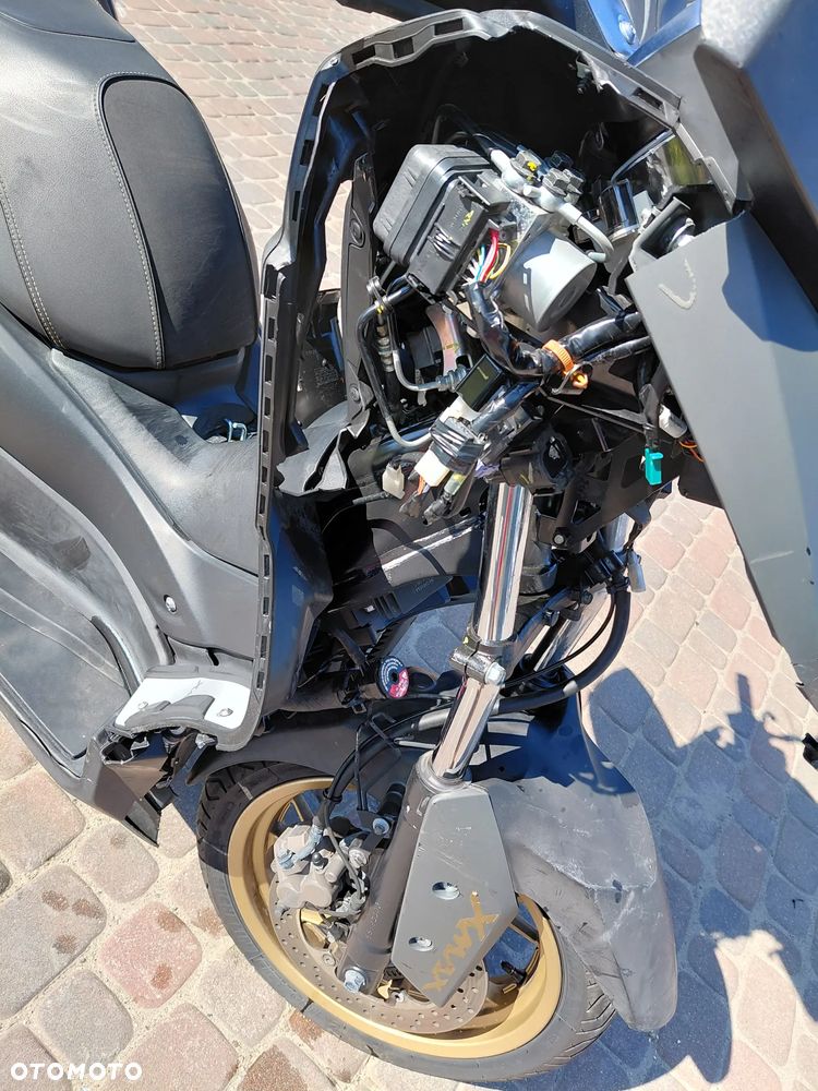 Yamaha X-max - 15