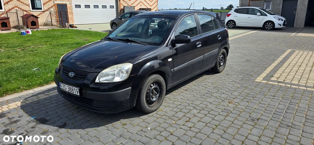 Kia Rio - 1