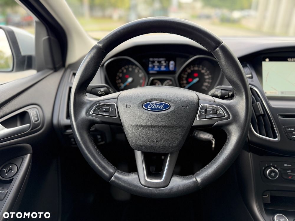 Ford Focus 1.0 EcoBoost Titanium Business - 27