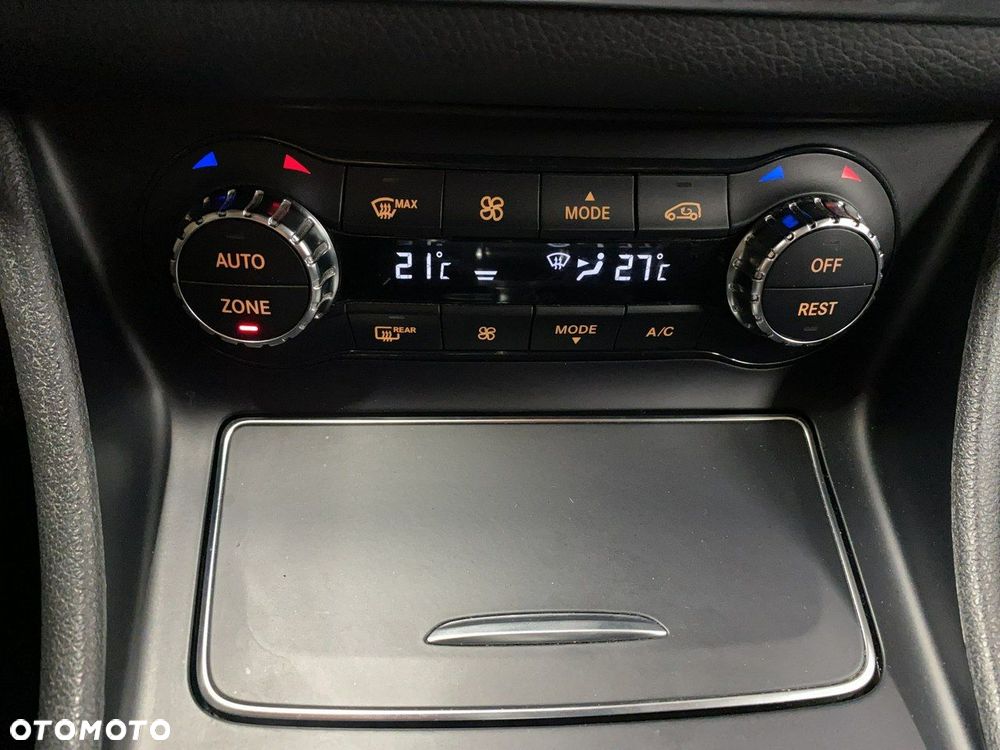 Mercedes-Benz CLA - 33