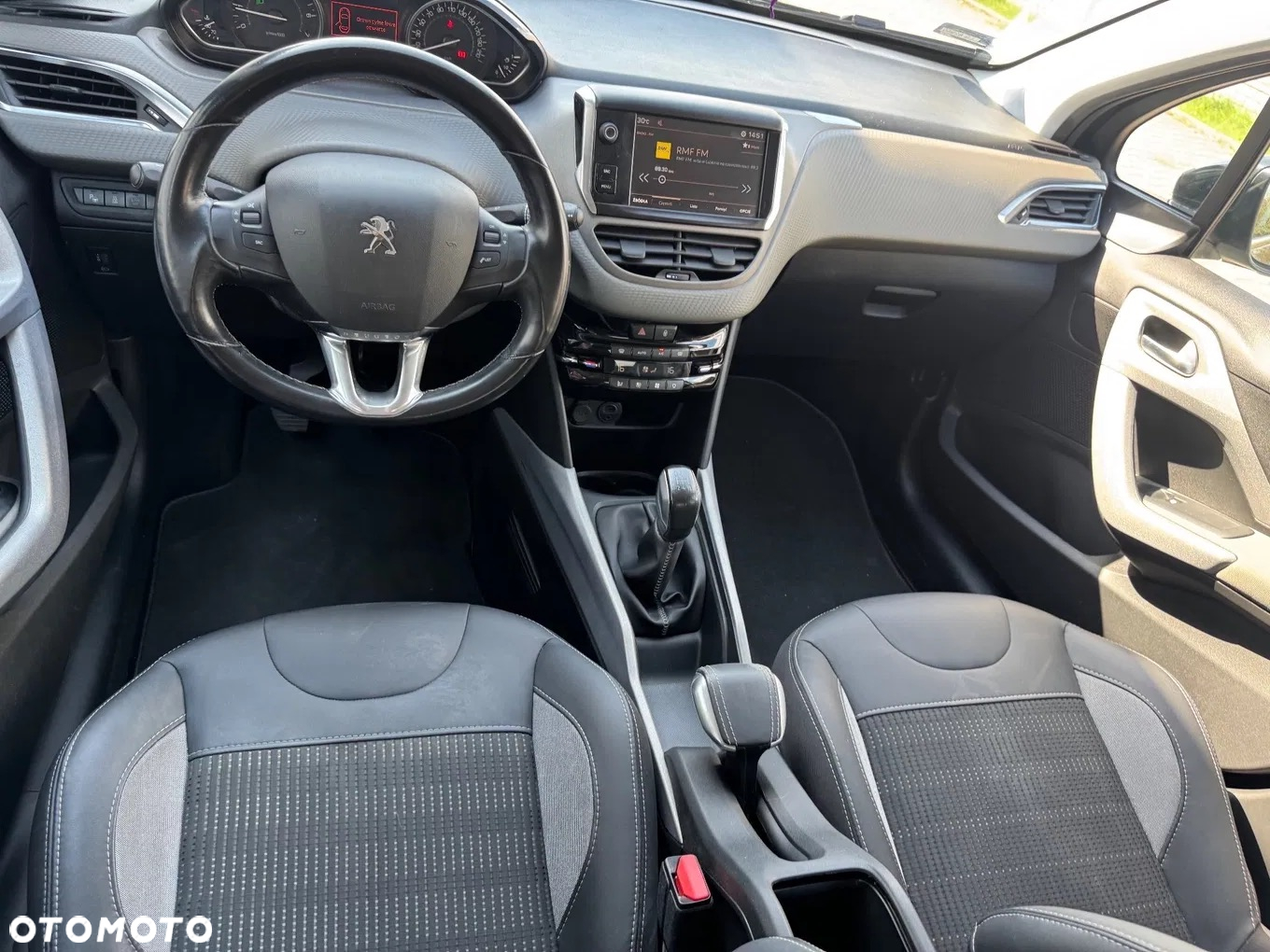 Peugeot 2008 1.2 Pure Tech Active S&S - 29