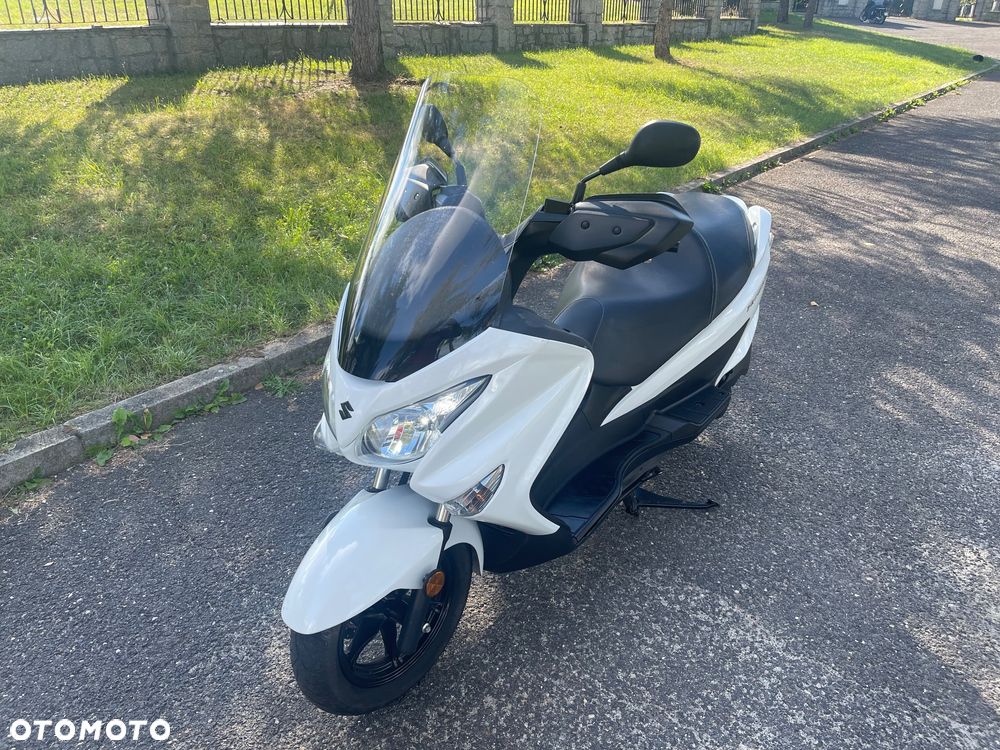Suzuki Burgman - 4