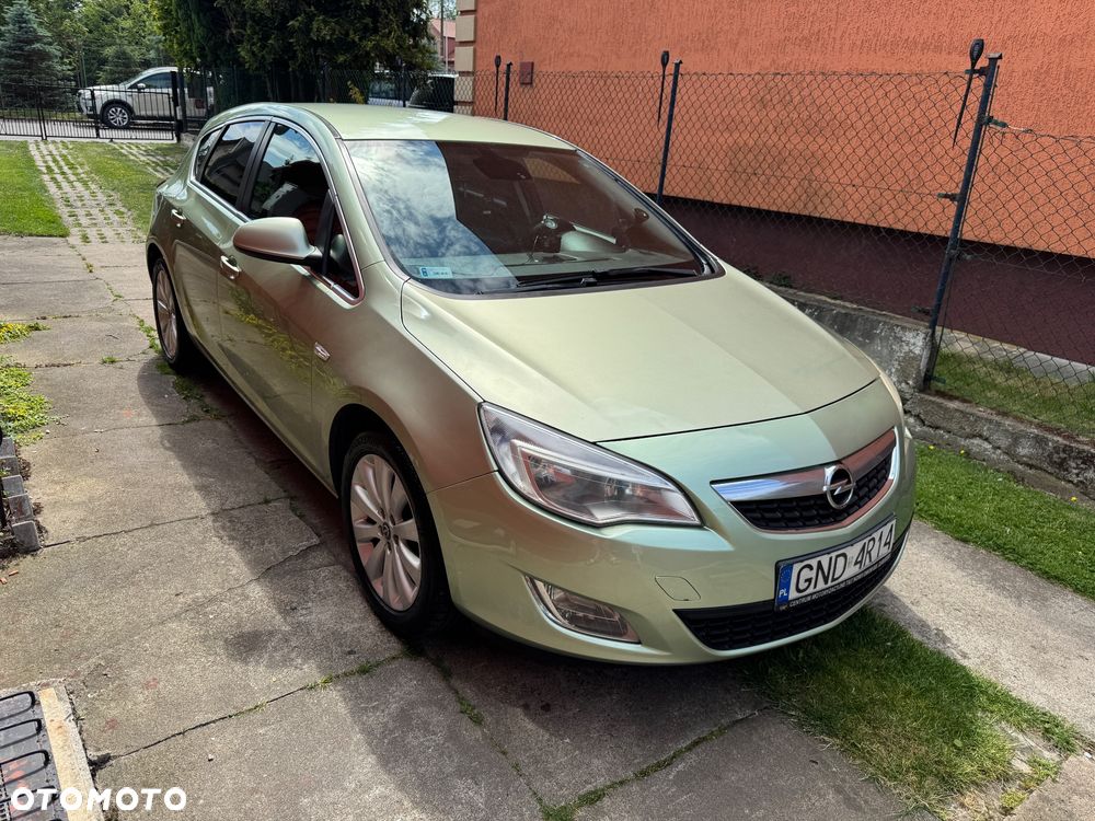 Opel Astra 1.4 T Cosmo - 1