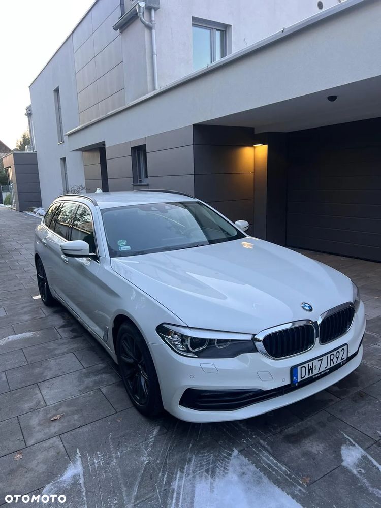 BMW Seria 5 518d Business Edition sport - 3