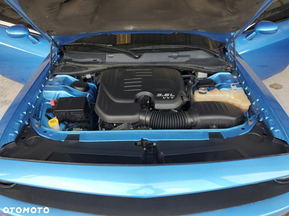 Dodge Challenger - 11