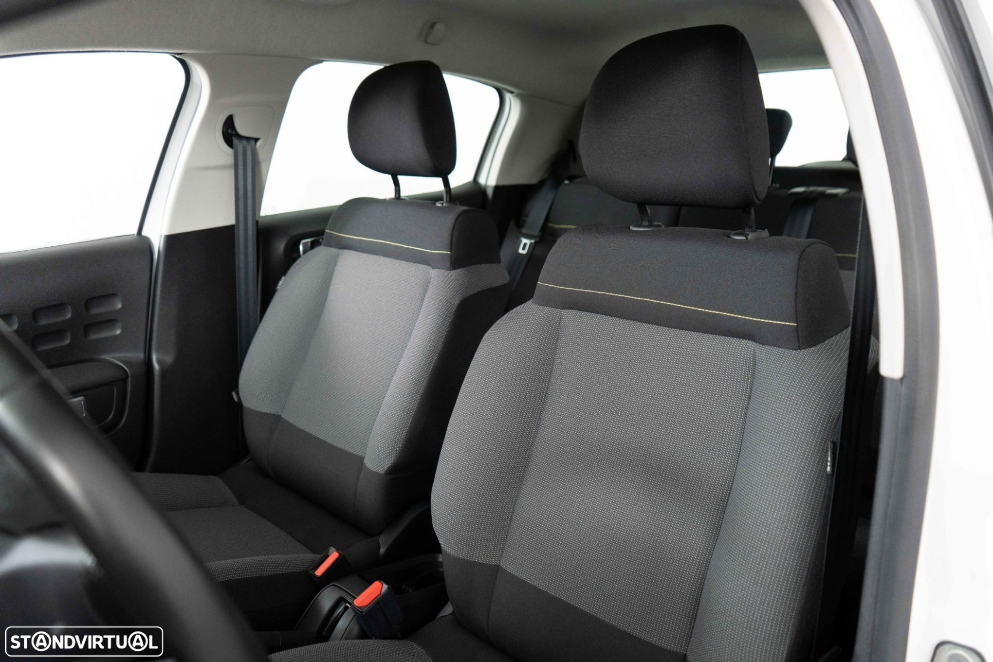 Citroën C3 1.2 PureTech Shine EAT6 - 8