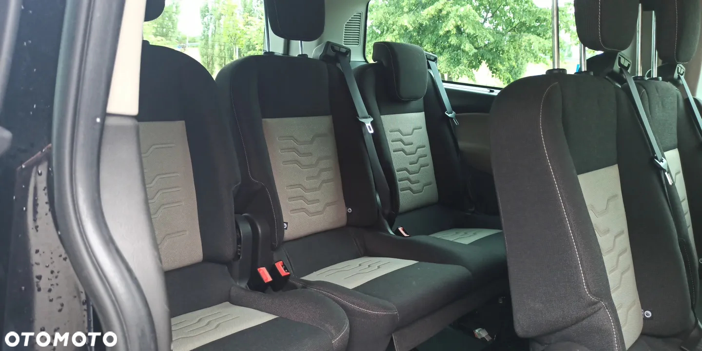Ford Tourneo Custom - 22