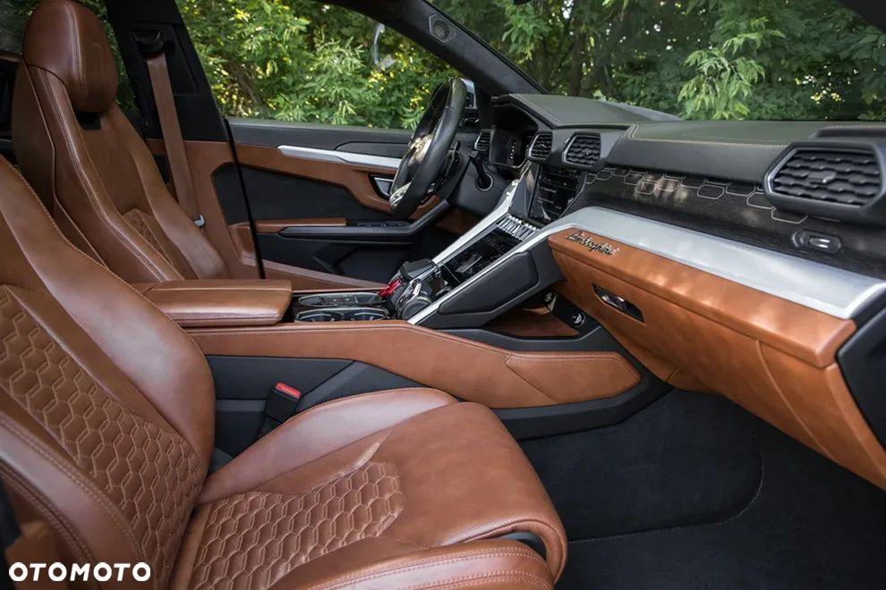 Lamborghini Urus - 22