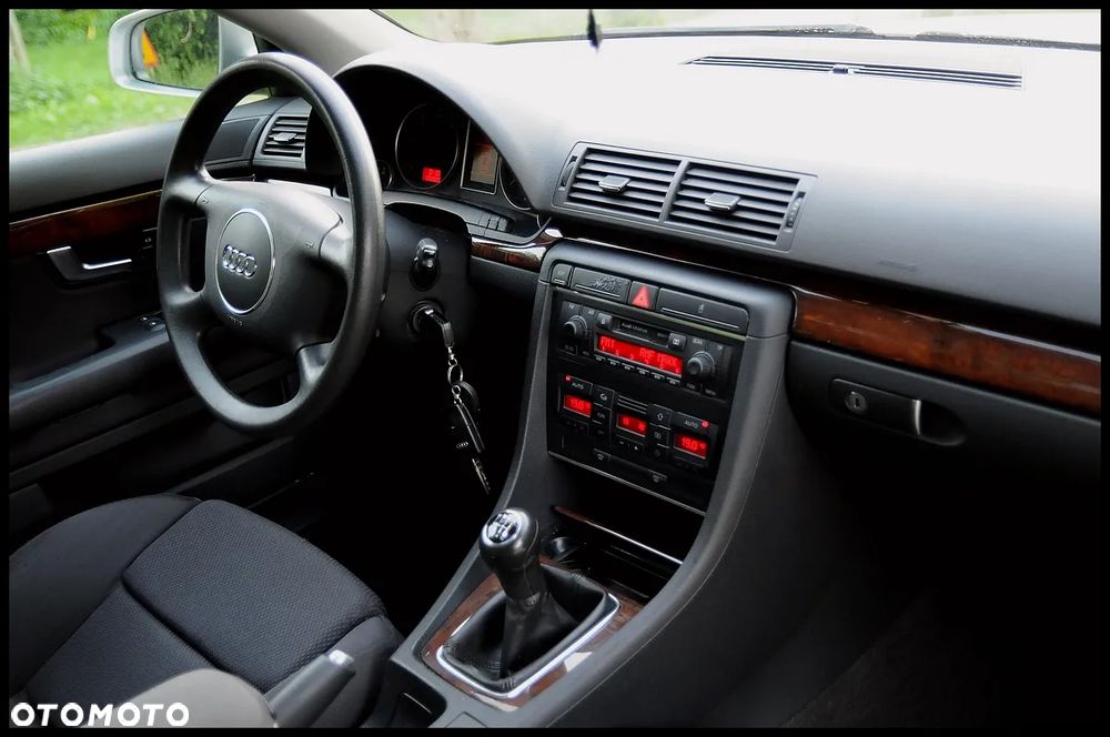 Audi A4 Avant - 30